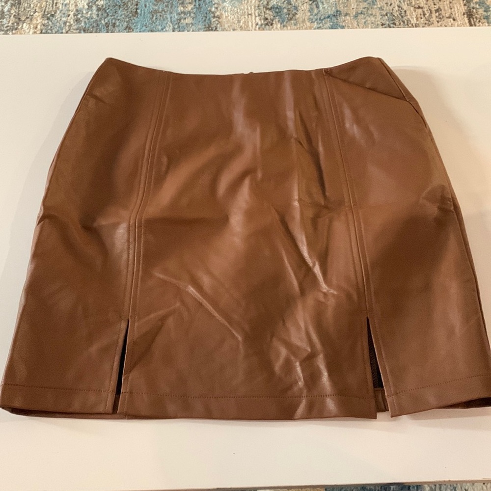 Pleated camel faux leather skirt